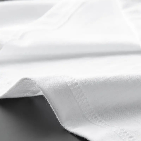 NEW LIPS Graphic T-Shirts - Picture 2 of 3